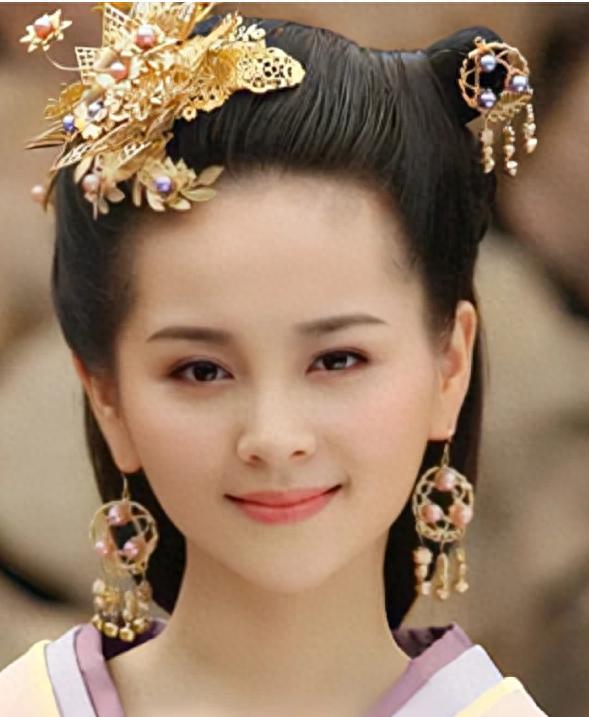 30岁女星嫁60岁富商真实处境：老公不回家也不给钱，被当生育机器