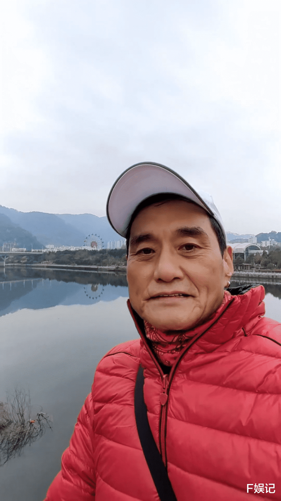 TVB御用恶人王俊棠的儿子跑龙套星途不好 自曝兼职送外卖当锻炼