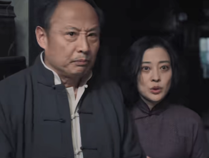 《酱园弄》上映即登顶，给演员演技排名，赵丽颖第八，千玺排第二