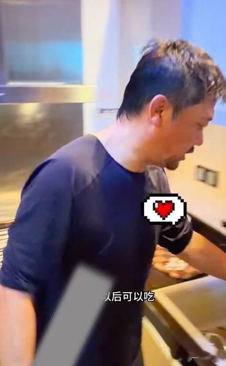 贾冰北京房子曝光,墙面掉皮斑斑点点显邋遢,没高档家具很接地气