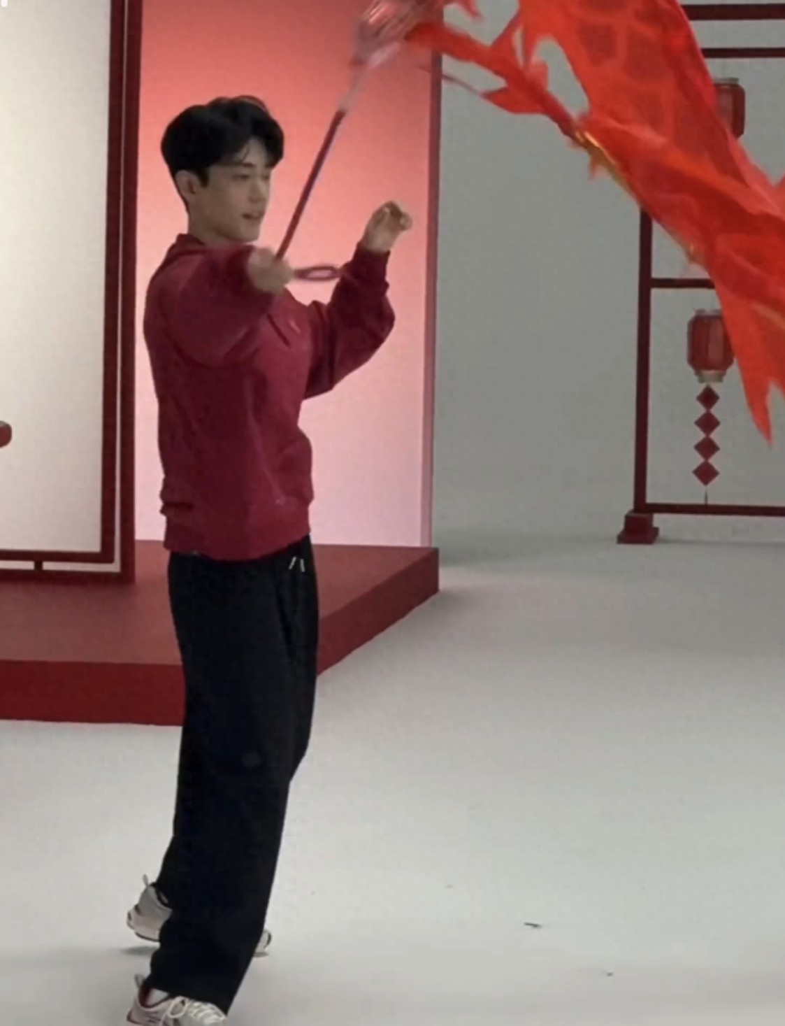 肖战直播被“灵魂追问”：哥，你到底几岁