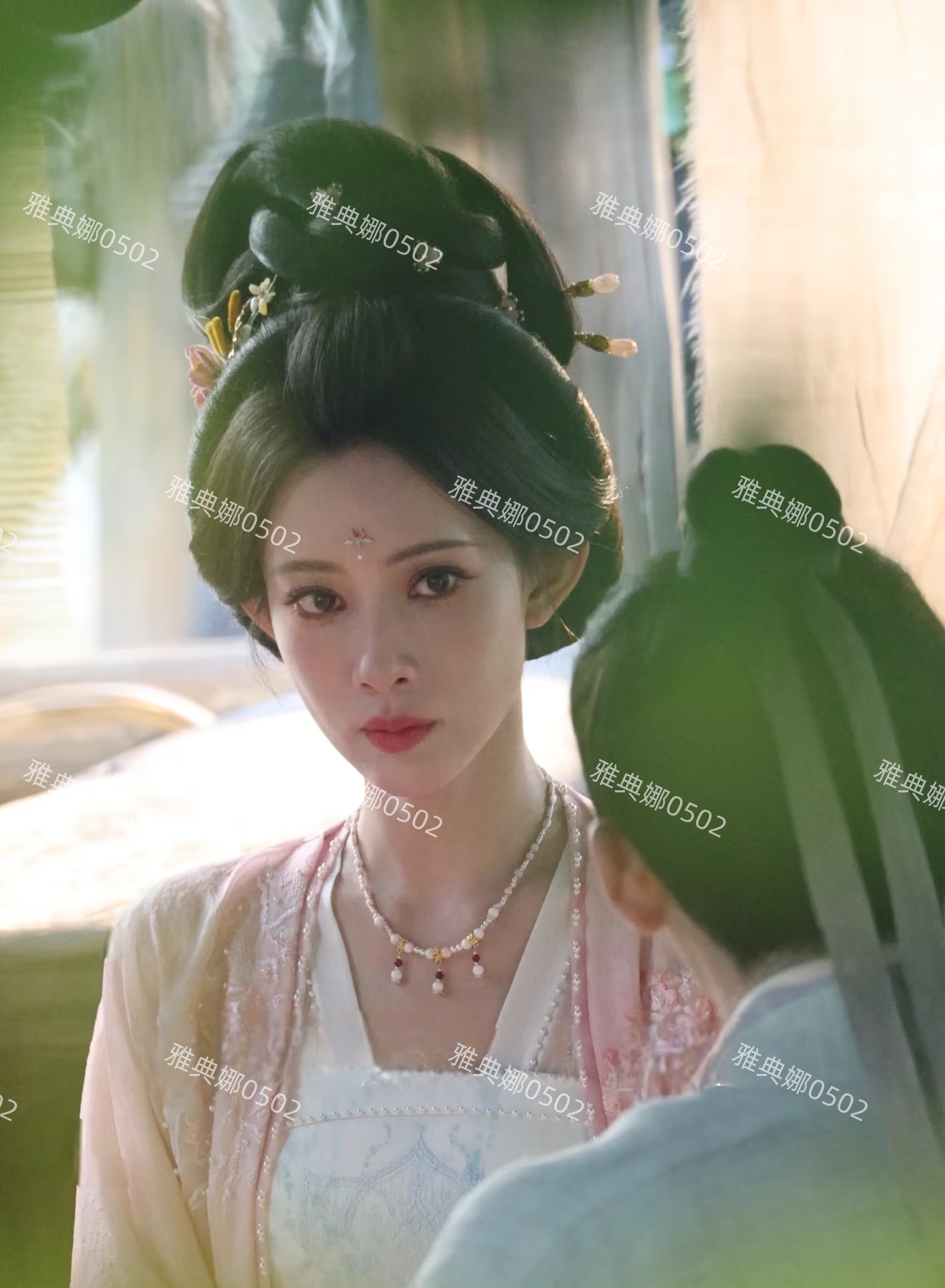 10年前倪萍曾问孟子义是不是整过容她不敢回答,现在看整感很明显