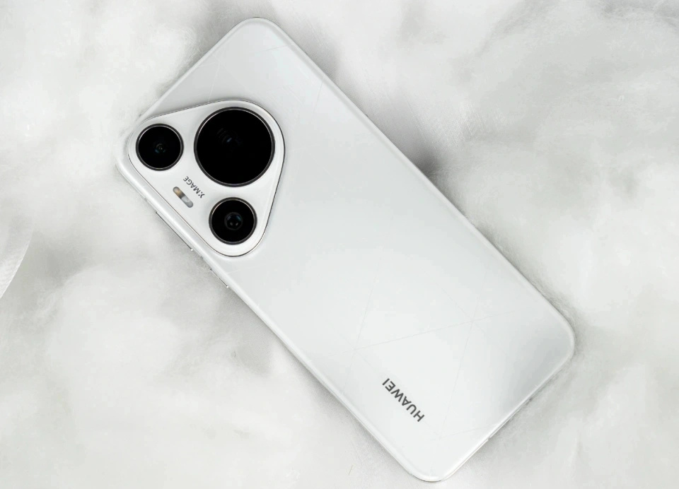 華為開啟“清倉模式”，麒麟9010+衛星消息+IP68，1TB旗艦“大跳水”