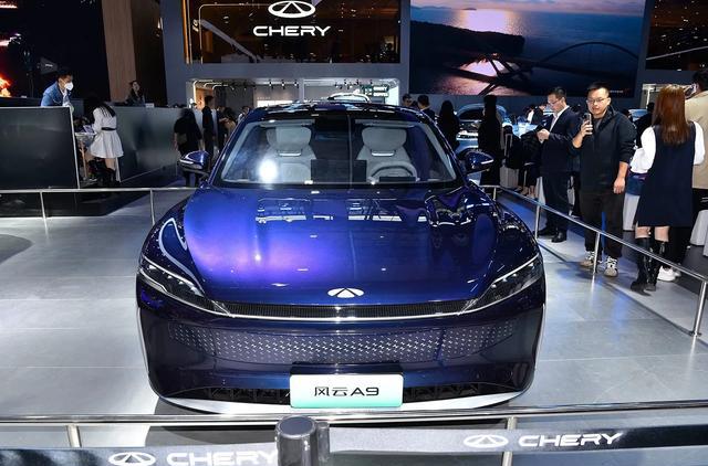 奇瑞风云A9实拍，2500Km续航+639马力，车漆多种颜色可选