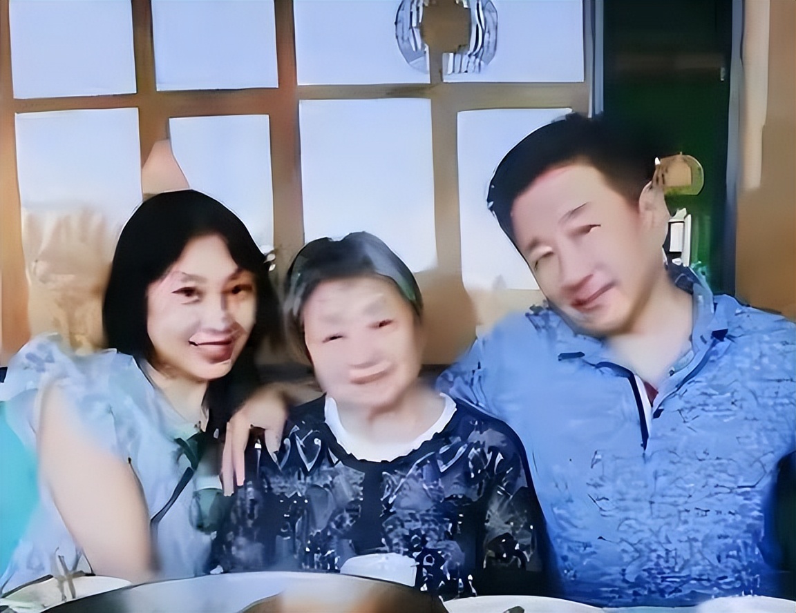 他俩居然是夫妻，一见钟情相爱40年，如今演《灼灼韶华》他又火了