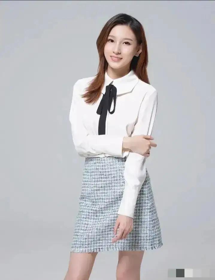 优秀主持人马凡舒，“仙女”一样最美照片，你喜欢哪一张？