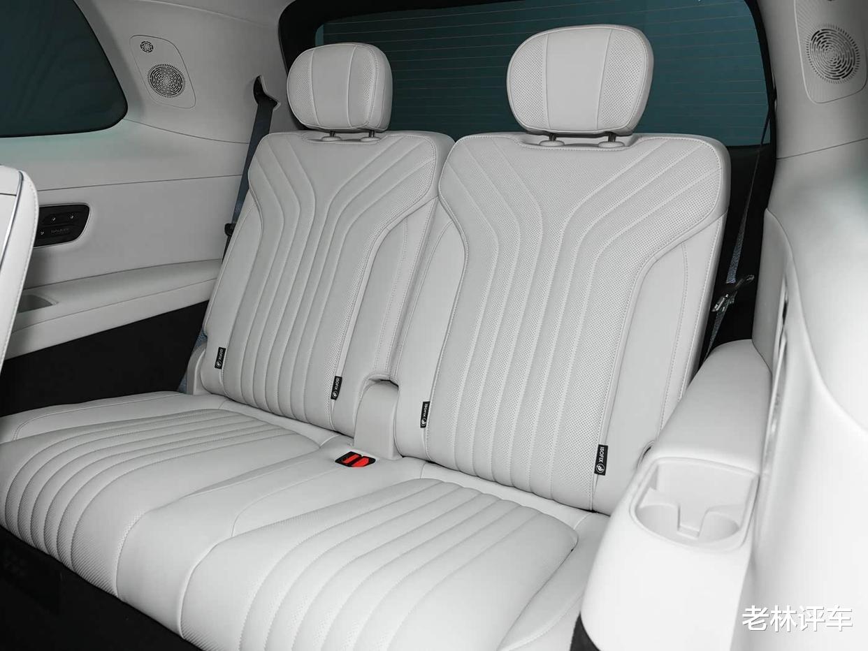 吉利造了台“揽胜”，长超5米2，预售19.38万起，1天订单破4万台