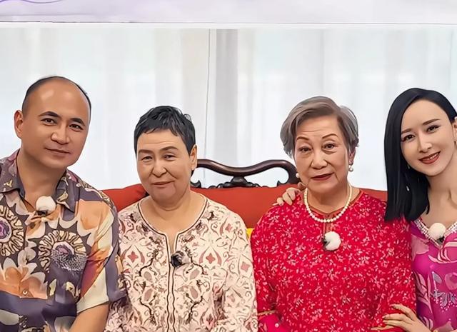 不愧是马来拿督：胡静老公对岳母的态度，诠释豪门与暴发户的区别