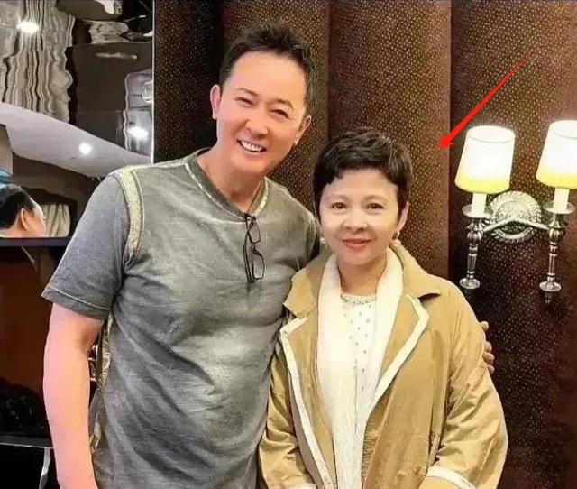 毛阿敏北京聚餐,90岁谷建芬精神足,董文华变化大,苏红让人心疼