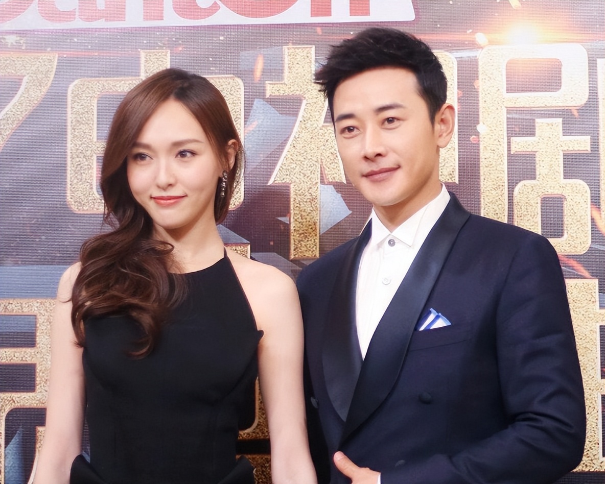 罗晋在八宝山为父亲办告别仪式，没回江西，罗父在老家是大领导