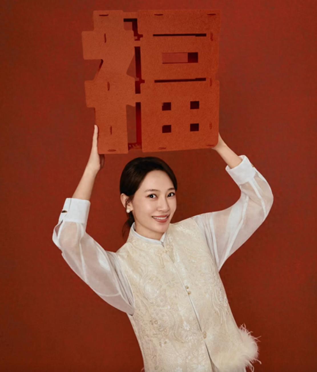 聂远妻子大年初一晒照，夫妻俩更偏爱大女儿，又没让二胎女儿出镜