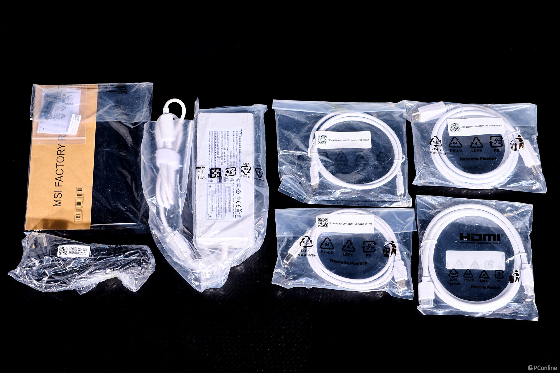 微星MPG 274URDFW E16M白龍圖賞：純白美學與硬核性能的視覺交響