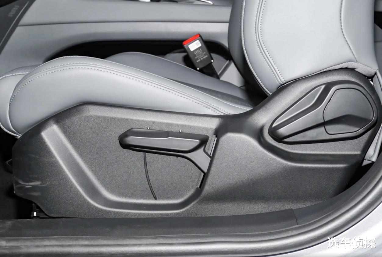 2026款吉利博越，价格7万多，1.5T+7DCT，四出排气