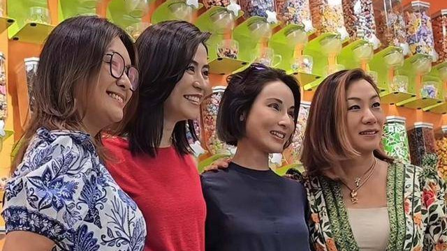 香港知名混血女星状态冻龄，嫁入豪门风韵犹存！