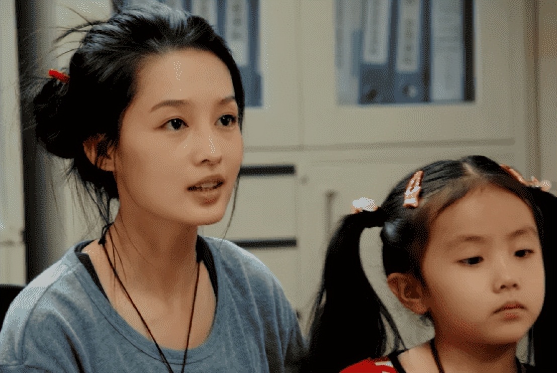 35岁李沁再破天花板！这一次，她让整个娱乐圈“沉默”了