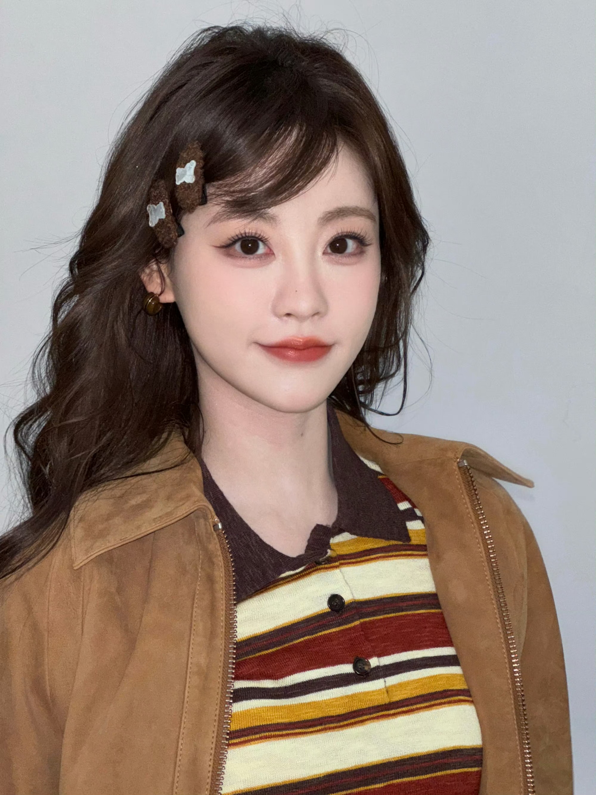 祝绪丹从皮衣到工装，解锁“甜酷少女”新穿搭，每套都戳中审美！