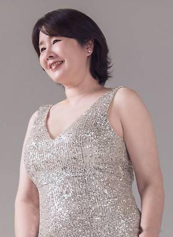 韩国小姐冠军体重暴涨至150斤,自曝接不到工作,无奈转行卖保险