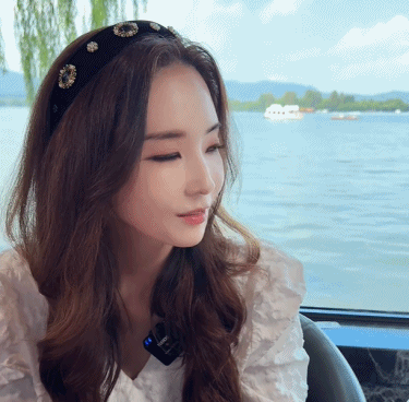 韩彩英中国带货态度敷衍，面部僵硬眼睛快睁不开，满屏吐槽和抵制