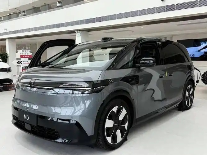 解析极氪MIX：702km续航+800V快充，家用MPV新标杆，真香