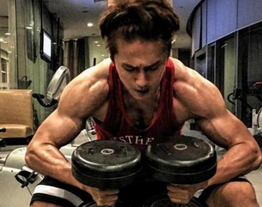 表面是正人君子,实则是流氓头子,家暴恶魔,这些男星太令人恶心