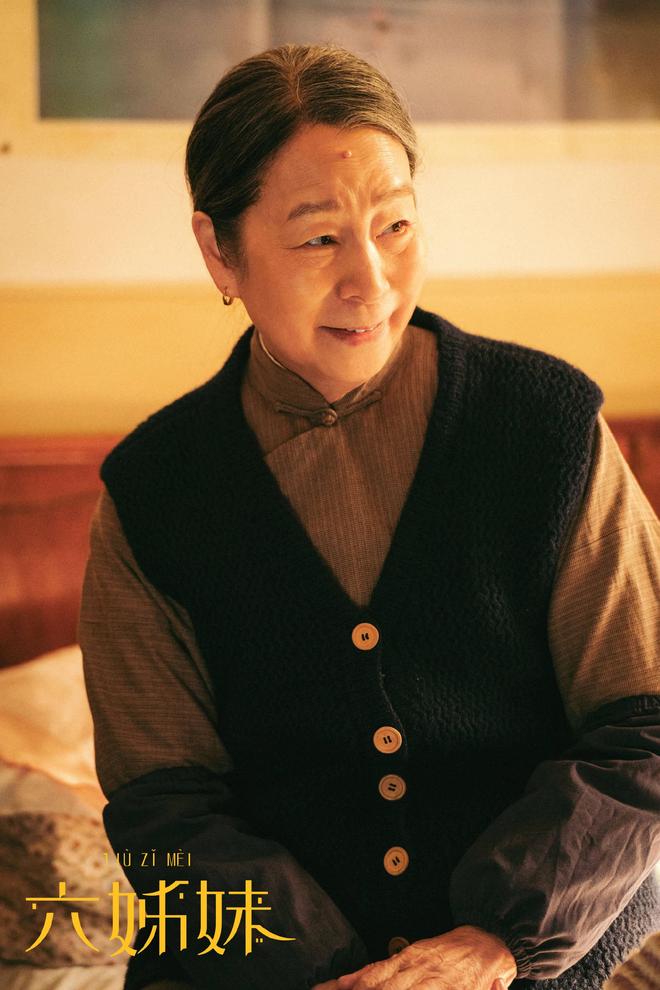 孩子父亲真相大白一月后，奚美娟低调露面，手足无措，落寞呆坐