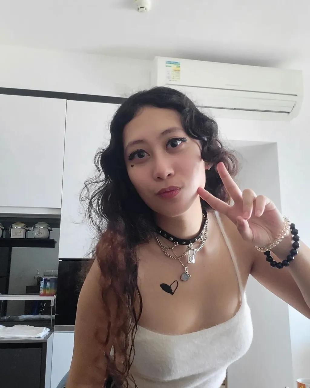 恭喜!26岁TVB落选港姐宣布再做妈妈,两年抱两诞下细仔儿女双全