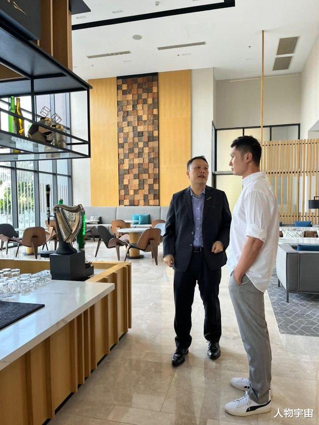 怕在公仔箱消失，TVB男星勤力揾钱多条腿走路，入行20年网友不熟