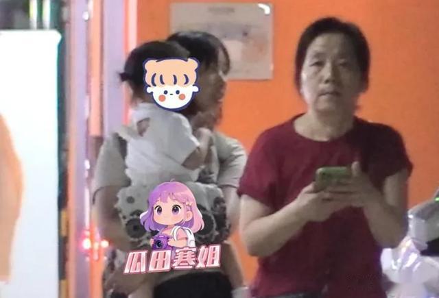 王鸥女儿首次曝光!还被偶遇看何九华话剧,去父留子之说立不住了