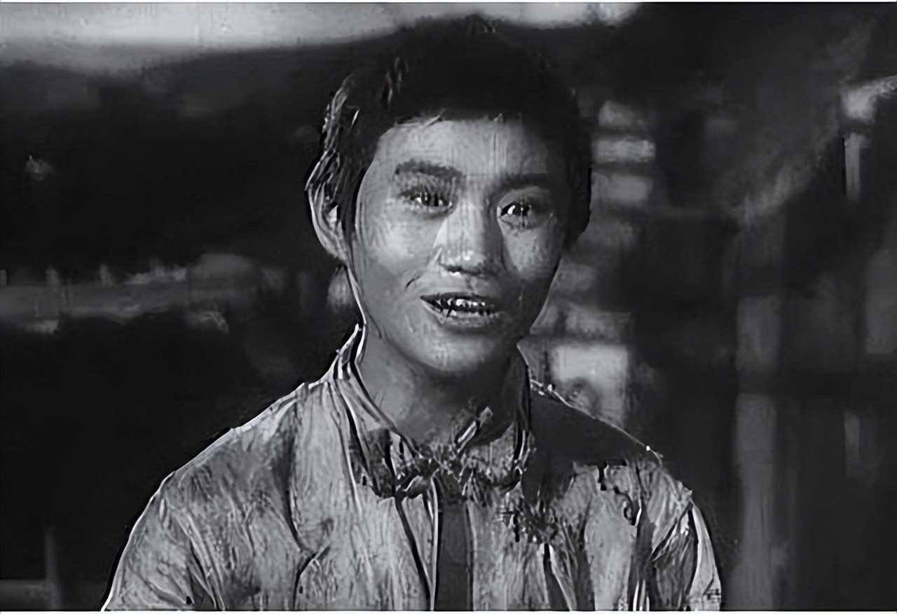 90岁牛犇现状：独自住老年公寓，做饭颤颤巍巍，演戏是一生的追求