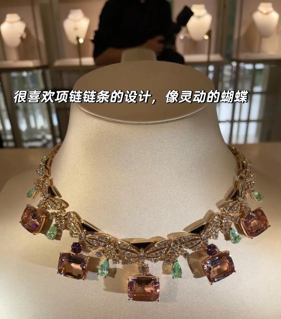 赵露思压轴走红毯,全球唯一的一套高珠给她戴了,刘亦菲失宠了