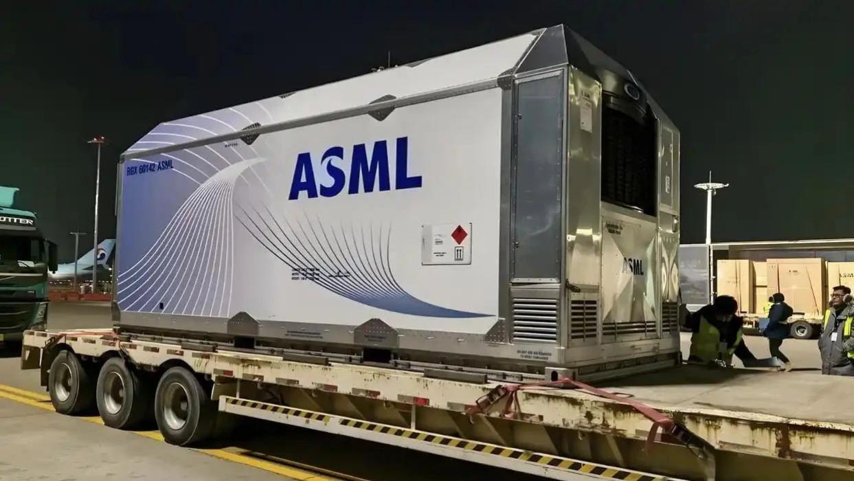 美国三家芯片软件商恢复供应，光刻机供货有戏没？