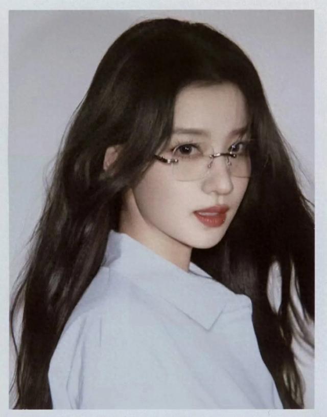 王楚然一句“四百没了”，反差萌出圈