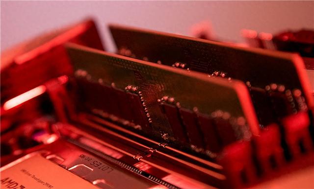 史上首次!DDR4内存疯狂涨价 已比DDR5贵了一倍