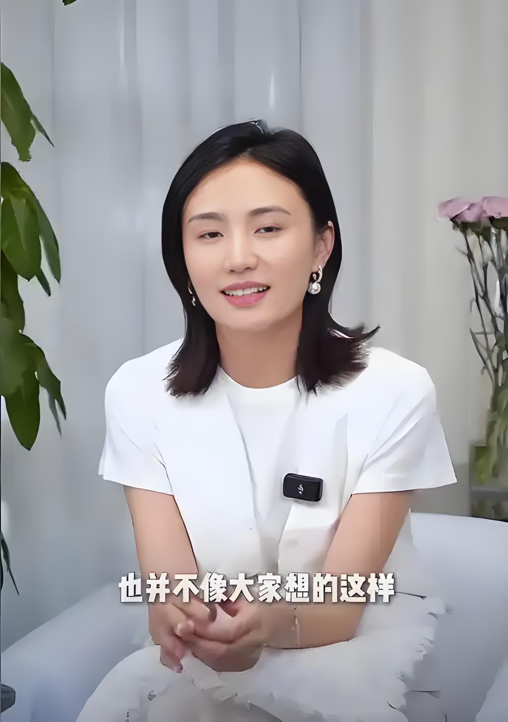 肤浅了,李亚鹏离婚,根本不是钱的问题,爱上他的女人,比他有钱