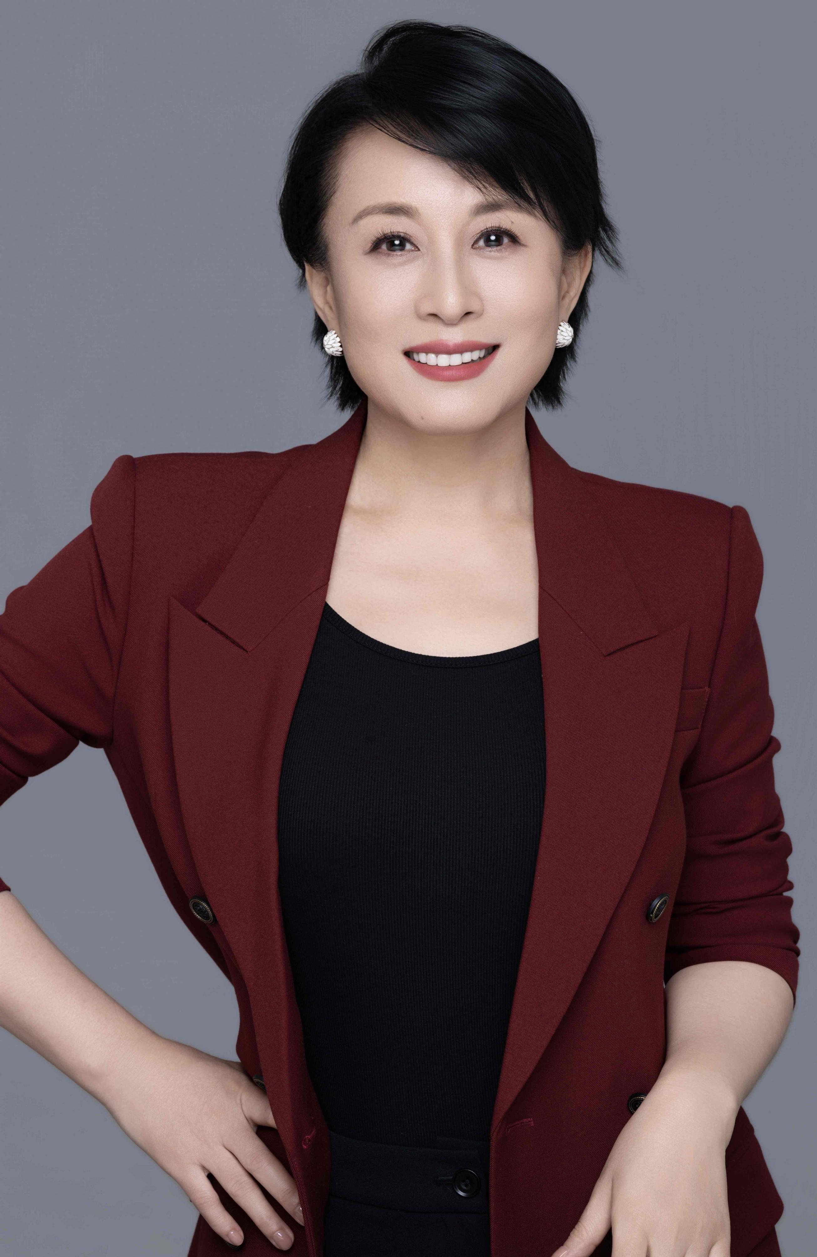 她长得漂亮，演技好，出道30年零绯闻，嫁小丈夫不生孩子也幸福