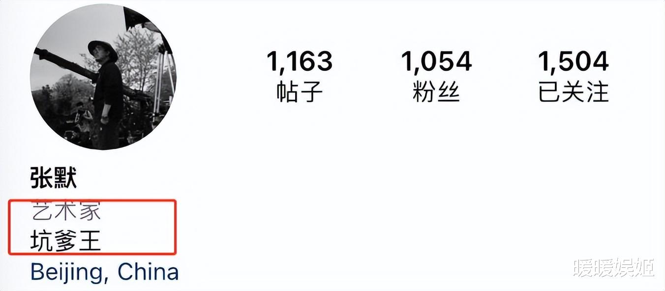 43岁张默独居泰国，生活奢靡与音乐为伴，外网常发黑白照与众不同