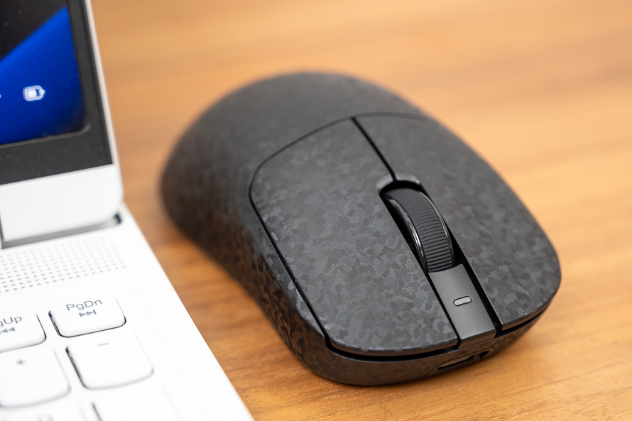 黑爵T520 PRO鼠標測評：碳纖維外殼搭配PAW3395，手感出色性能一流