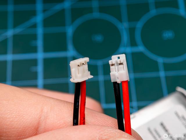 捡漏空气检测仪:9.9元空气盒子,电池鼓包简单DIY更换修复