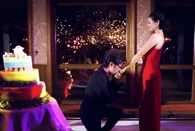 一手好牌打稀烂, 徐克称她是50年一遇的美女, 而她选择当20年\三姐\