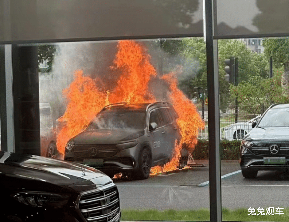 电池自燃前，汽车会这样对你“求救”！很多车主都忽略了