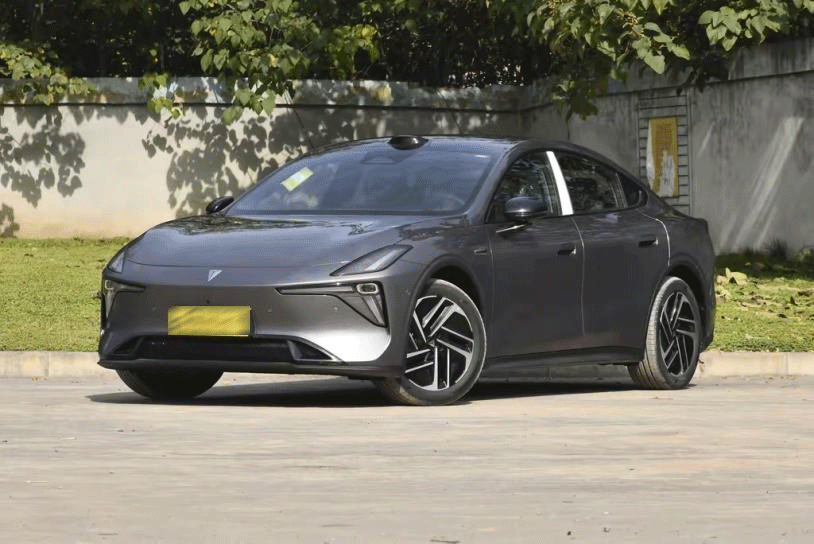 小鹏MONA M03的劲敌?13万就带激光雷达,深蓝L06这车怎样?