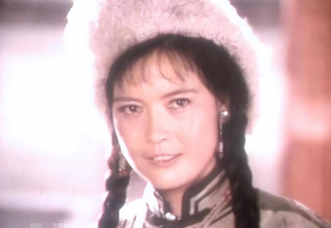 从明星到弃妇的杨雅琴，为男人舍弃一切，最终孤独死在病床