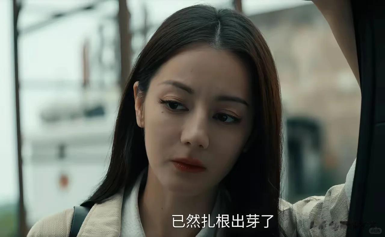 迪丽热巴最新露面状态差，脸部浮肿被质疑医美，浓妆难掩疲态