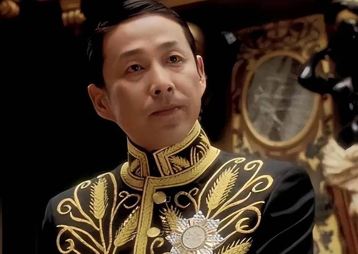 冯小刚没说错!不沾烟酒不混饭局的陈道明,如今70岁竟变成了这样