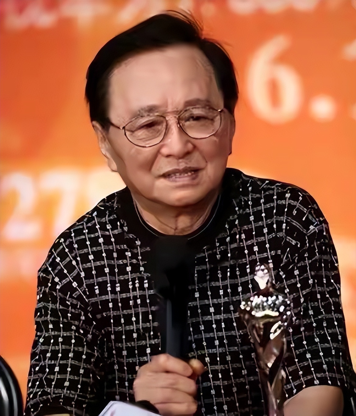 17岁拒演红楼梦，28岁决然离世，公认的美貌，但一肚子草包没文化