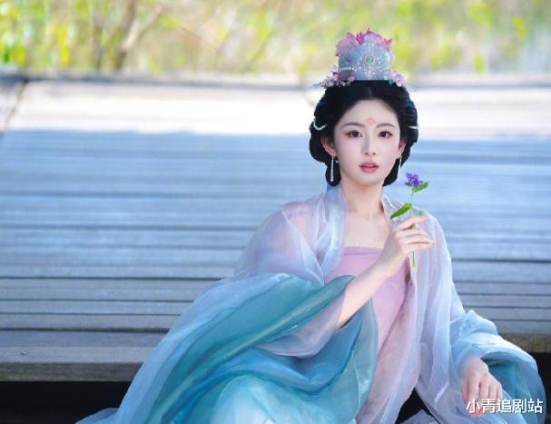 入行不到四年，她就被捧火了！观众：只要她不演“绝世美女”就好