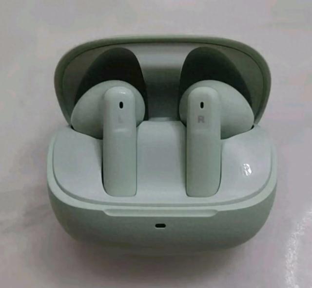 跨越年龄与圈层,蓝牙耳机搭建音乐“无界桥梁”