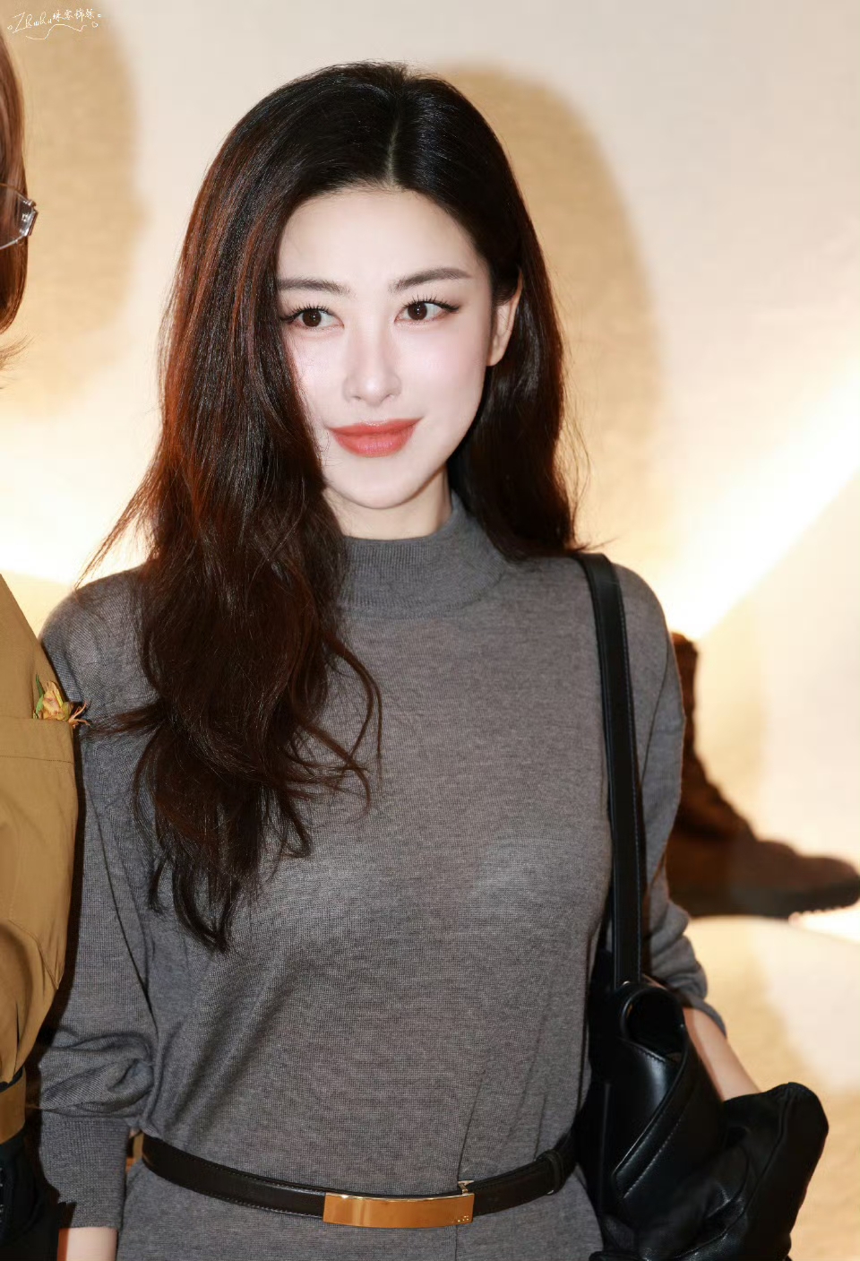 朱珠的美谁懂啊!出席线下活动,全方位又大气明艳,还有国际范