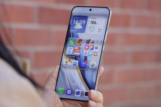 荣耀旗舰“五折”清仓,巨犀玻璃+4320HZ+50倍变焦,国补后更香了