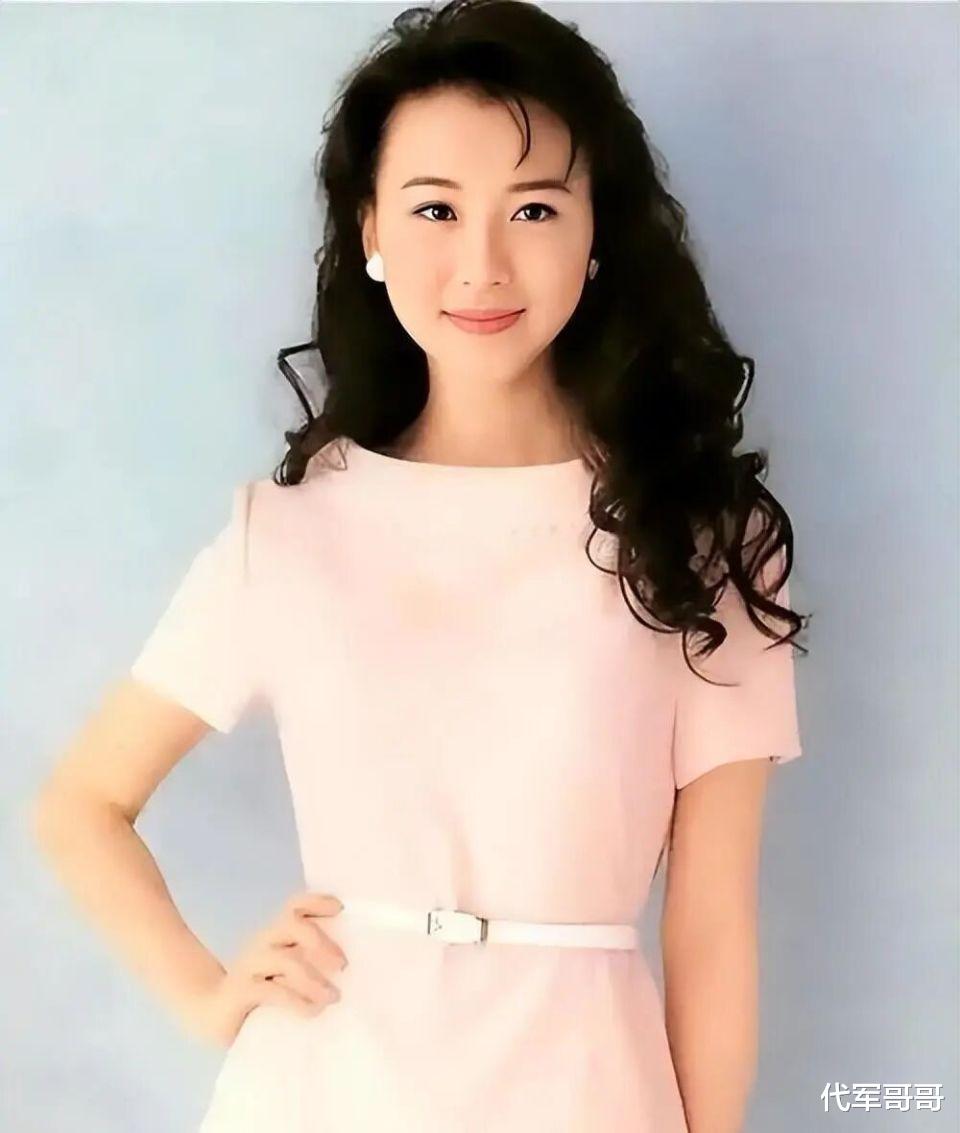 57岁萧蔷近况曝光!曾经历多段失败恋情,如今单身独居豪宅很惬意